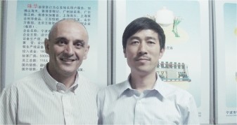 任澤榮董事長(zhǎng)與技術(shù)顧問Luis